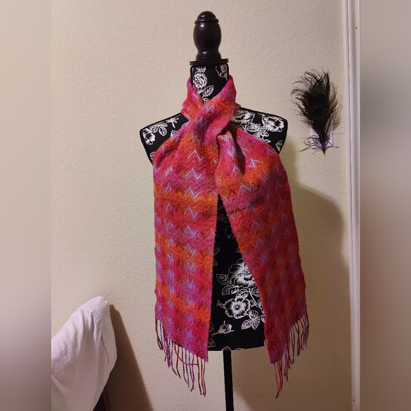 Victoire Mathieu Paris sophisticated colorful woven scarf 🧣 - Picture 4 of 15